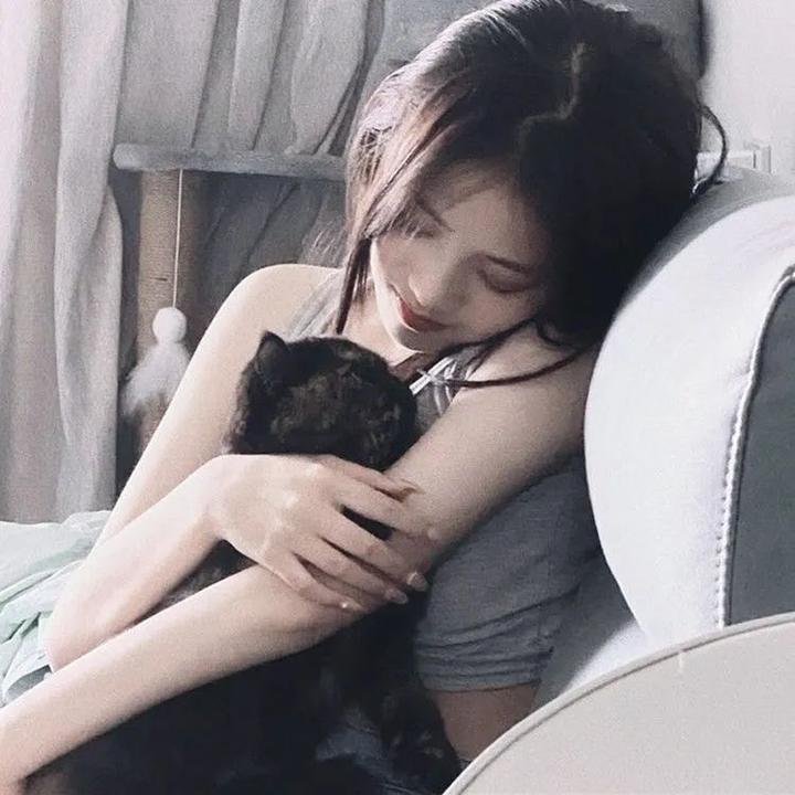 红妆问佳人